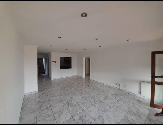 2 BEDROOM APARTMENT FOR SALE IN BASSONIA